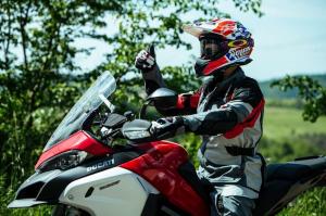 Кейси Стоунер протестировал Ducati Multistrada 1200 Enduro 