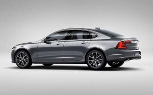  Volvo объявила рублевые цены на флагманский седан S90 