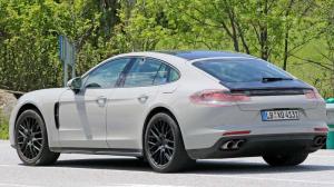 Шпионские снимки Porsche Panamera 2017 года 