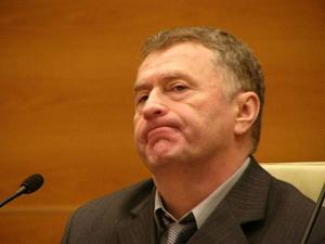 Жириновский предложил увеличить срок ареста до 90 суток за гонки на машинах по городу