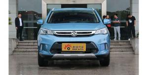 В сети появились "живые" фотографии нового кроссовера Dongfeng AX5 