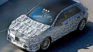 Преемник Mercedes A-Class впервые замечен на тестах