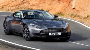Aston Martin заснял на видео скользящий суперкар DB11