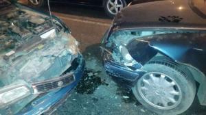 Два человека пострадали в ДТП с участием трех авто в Алматы 