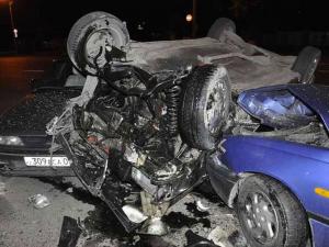В Алматы водитель Мицубиси на полном ходу въехал в стоящий Ниссан