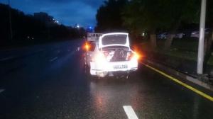 Автомобиль врезался в отбойник на Аль-Фараби в Алматы