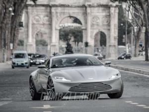 Шпионские снимки Aston Martin DB10 
