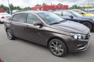 В Сети появились новые фото удлиненной Lada Vesta 