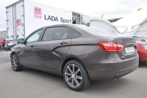 В Сети появились новые фото удлиненной Lada Vesta 