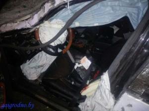 В Гродно Lexus на большой скорости врезался в столб: водитель погиб 