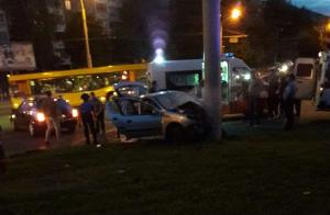 В Минске Peugeot врезался в столб: водитель погиб