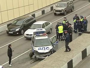 Угонщики авто протаранили полицейскую машину в Караганде