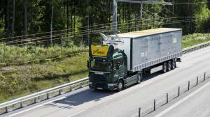 Scania испытала в Швеции фуру-троллейбус