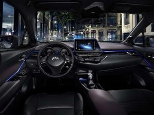 Toyota показала интерьер нового кроссовера C-HR