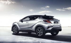 Toyota показала интерьер нового кроссовера C-HR