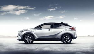 Toyota показала интерьер нового кроссовера C-HR