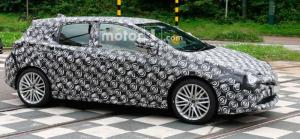 Toyota начала тестировать Auris нового поколения