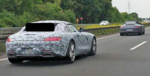 Mercedes-AMG GT Roadster сфотографировали на автобане в Германии