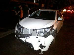 В центре Алматы BMW снес ограждение стройплощадки 