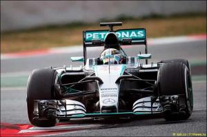 Хэмилтон начнёт тесты Mercedes в Барселоне