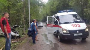 Lada Granta вылетела в кювет в ДТП в Алматы