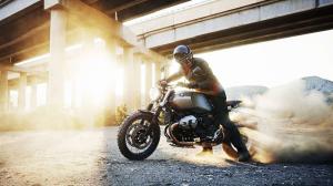 Новый мотоцикл BMW R nineT Scrambler представят 17 сентября в Германии