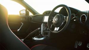 Toyota показала интерьер обновленного GT 86