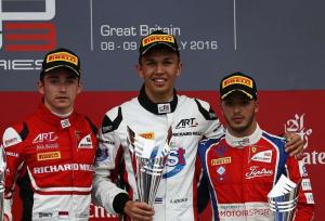 Александр Албон выиграл первую гонку GP3 в Сильверстоуне