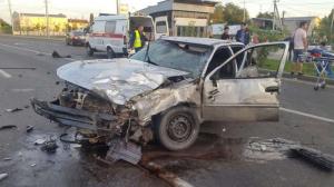 Жуткое ДТП в Алматы: 1 человек погиб, 6 пострадали