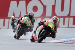 Гран При Заксенринга: Фабрика Aprilia подготовила новый маятник и другие компоненты