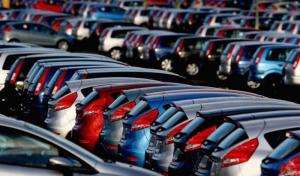 Количество представленных в России моделей новых автомобилей рухнуло с 500 до 300