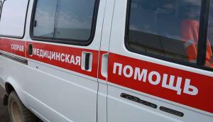 При наезде автомобиля на автобусную остановку в Томской области погибли мать и ребенок