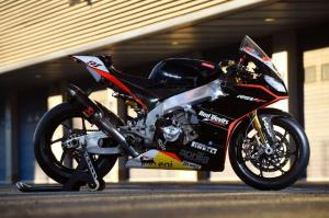 Фабрика Aprilia может вернуться в супербайк с командой SMR и Юджином Лаверти