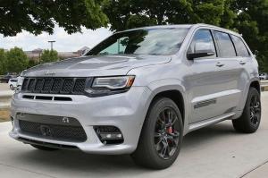 Внешность Jeep Grand Cherokee SRT рассекретили до премьеры