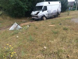 Под Гомелем пьяный водитель Fiat врезался в бетонный забор и опрокинулся — погиб пассажир