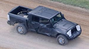 Шпионы сфотографировали пикап Jeep Wrangler