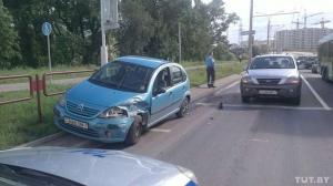 Задержанный в Минске после ДТП пьяный водитель уснул в машине ГАИ 