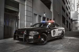 Калифорнийские копы массово рвутся к перехватчику Dodge Charger