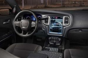 Калифорнийские копы массово рвутся к перехватчику Dodge Charger