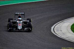 В McLaren решили сменить двигатель на машине Алонсо