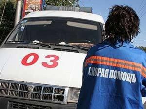 В Киеве мужчина в наушниках попал под машину по дороге к маршрутке