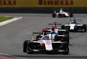 Александр Албон выиграл вторую гонку GP3 на Хунгароринге, Матевос Исаакян - 8-й
