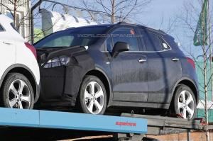 Опубликованы первые снимки обновлённого кроссовера Opel Mokka