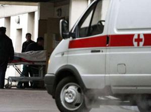 ДТП в Мариуполе: во дворе ЗИЛ тяжело травмировал 8-летнюю девочку