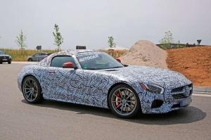 Опубликованы первые фотографии родстера Mercedes-AMG GT 