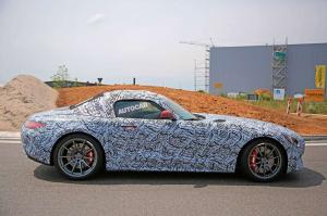 Опубликованы первые фотографии родстера Mercedes-AMG GT 