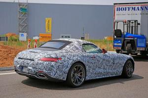 Опубликованы первые фотографии родстера Mercedes-AMG GT 