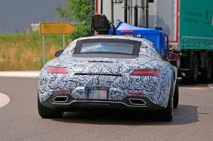 Опубликованы первые фотографии родстера Mercedes-AMG GT 