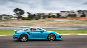 В Porsche назвали электрический 911-й бессмысленным