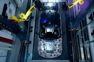 Опубликованы первые изображения седана BMW 5-Series нового поколения